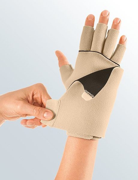 Medi Germany Circaid® Juxtafit® Essentials Glove With Dorsum Strap Glove with dorsum strap